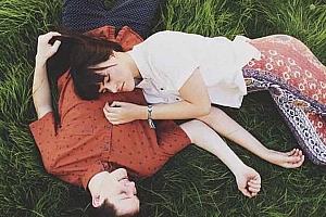 如何在街上搭讪女生?没勇气主动搭讪美女怎么办?