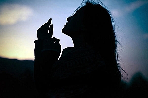 如何搭讪女生?在外面看到心仪女生怎么搭讪?