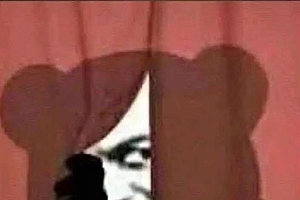 女孩冬天上厕所有多麻烦?换个姨妈巾都被冻住了