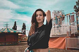 女生问你觉得我怎么样怎么回答 能让她好感翻倍