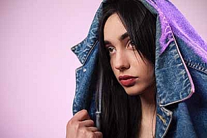 跟女生聊天对方说忙怎么高情回复 让她对你好感加倍