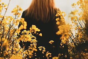 妹子说无聊怎么高情商回复