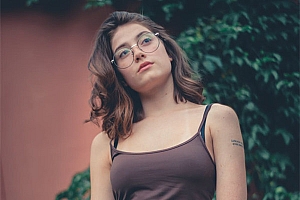 怎样判断女生是真的爱上你?女生的什么表现证明她爱上你了?