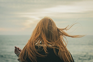 当女生问你“在干嘛呢”教你不尴尬又有趣的回答
