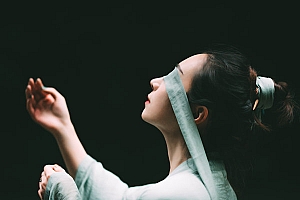 如何成为女生喜欢的类型?看看高情商男人是如何做的!